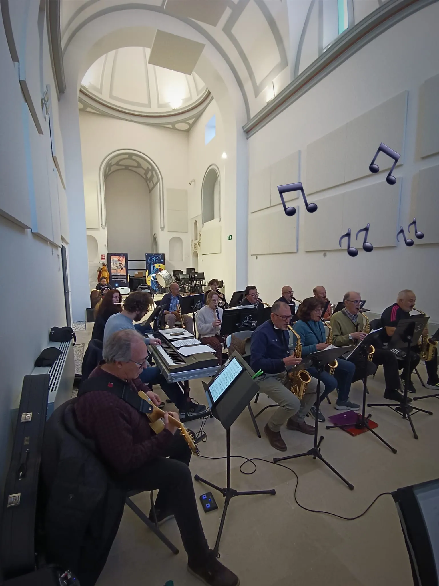 La big band ensayando